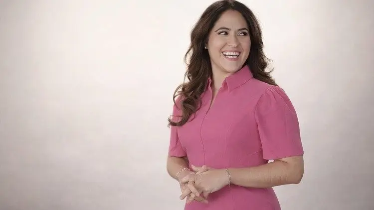 mujer laica prefecta comunicación vaticano